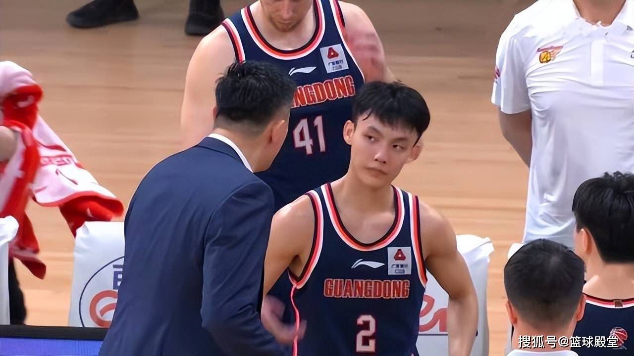 哈利伯顿带病出战砍26分10板13助0失误进3+1+助攻收割比赛NBA季中锦标赛1/4决赛，步行者在主场以122-112复仇凯尔特人，杀进半决赛。